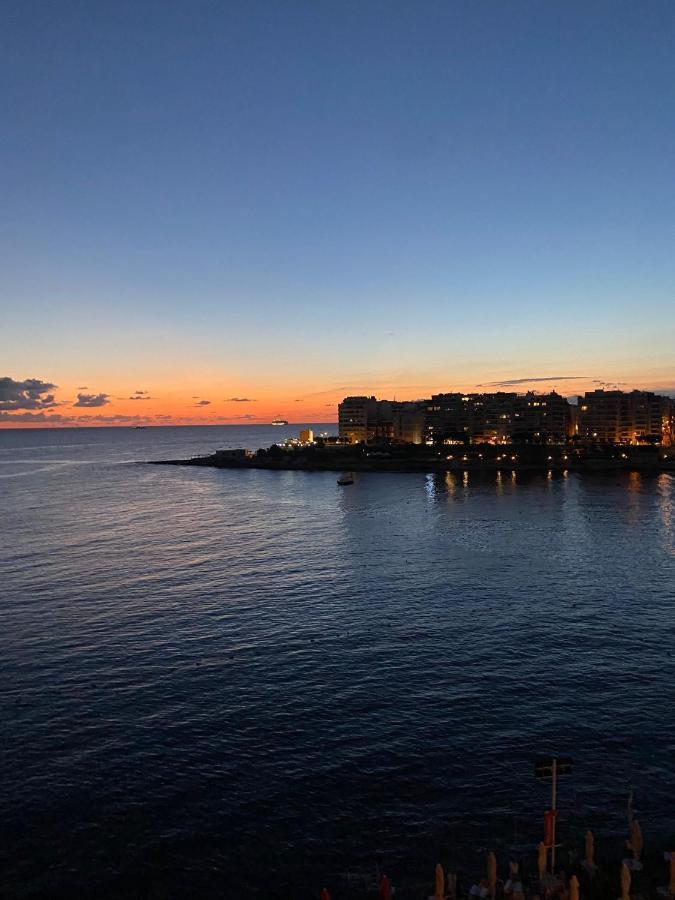 F8 1 Seaview Room, Living And Bathroom Shared , Stjulians سانت جوليان المظهر الخارجي الصورة